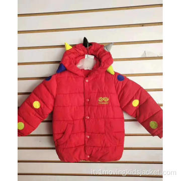 I cappotti imbottiti per bambini sono in vendita